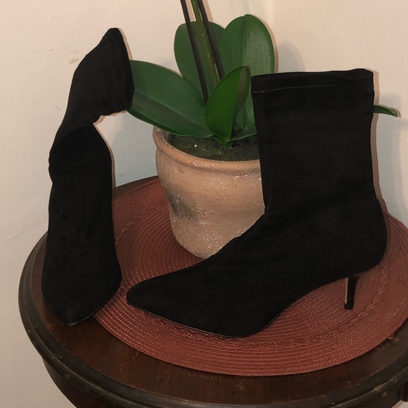 Nanette Ankle Boots - Picture 3 of 8